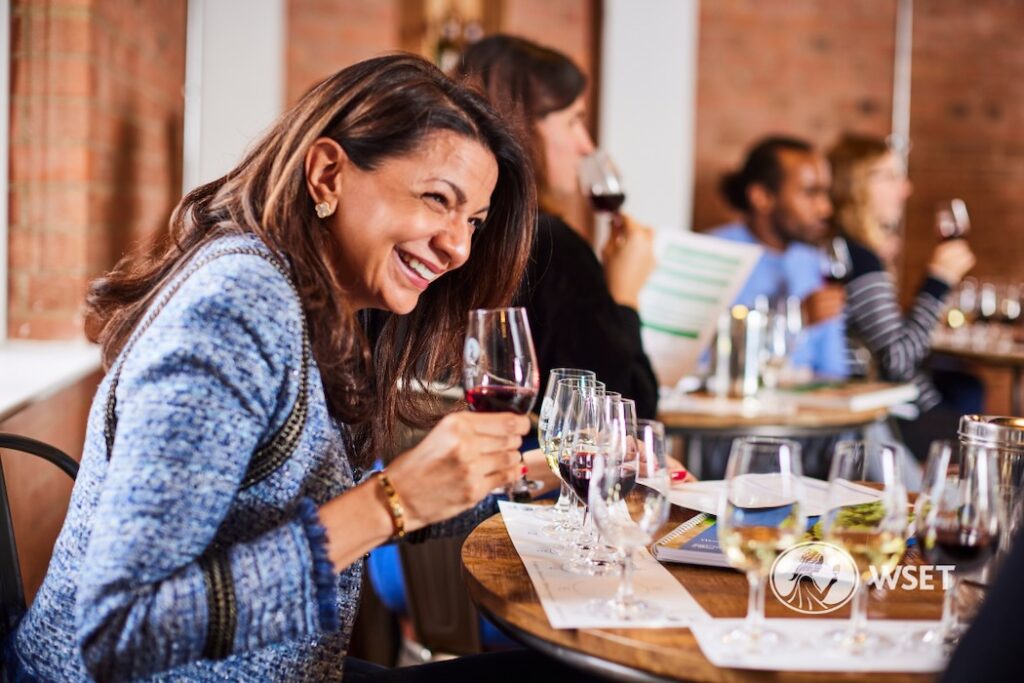 Praktische Weinverkostung im WSET Level 1 Kurs