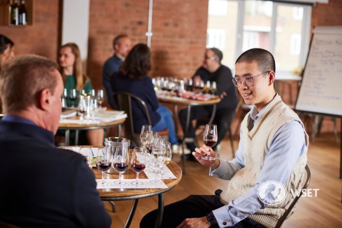 Lernatmosphäre im WSET Level 2 Kurs in NRW