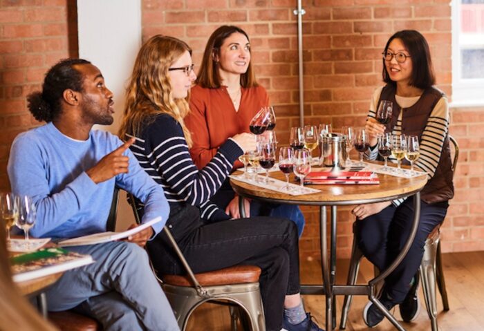 Unterricht in Präsenz im WSET Level 2 Kurs