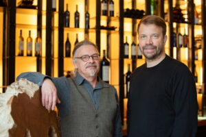 Michael Stolzke und Tobias Treppenhauer: Hosts von „Bei Anruf Wein“
